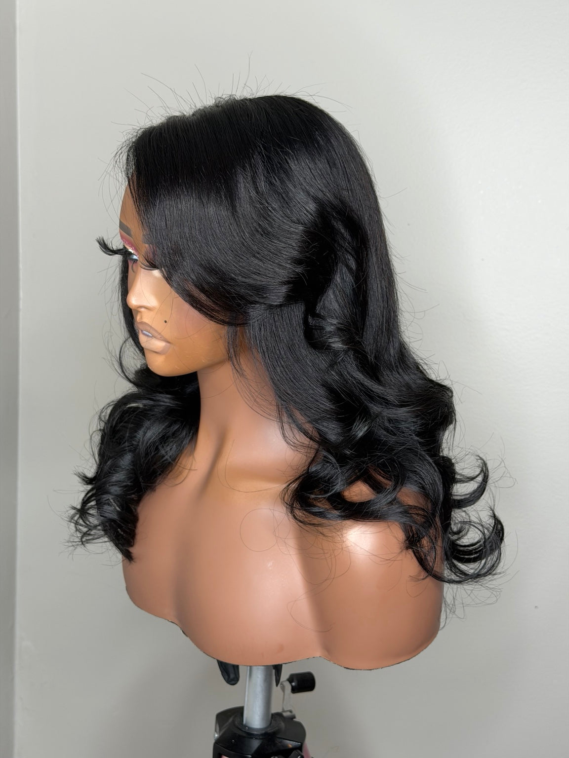 24 inch vendor test lace wig with layered curls, side view
